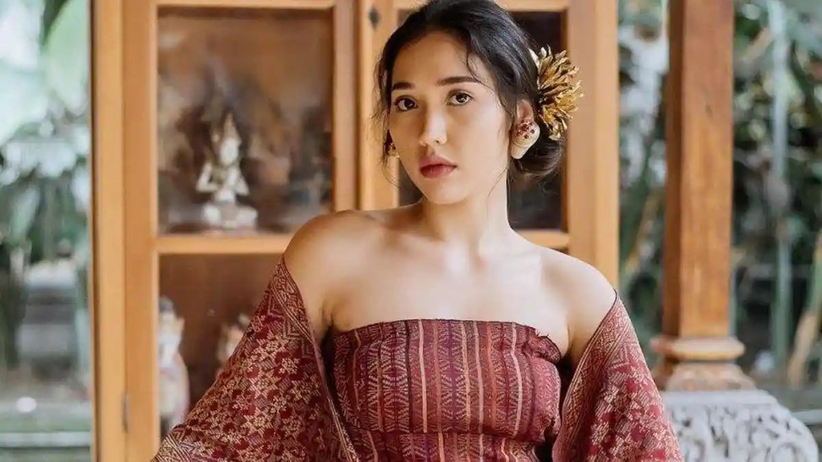 Dinobatkan Jadi Putri Indonesia 2022, Laksmi Shari Terima Mahkota Borobudur