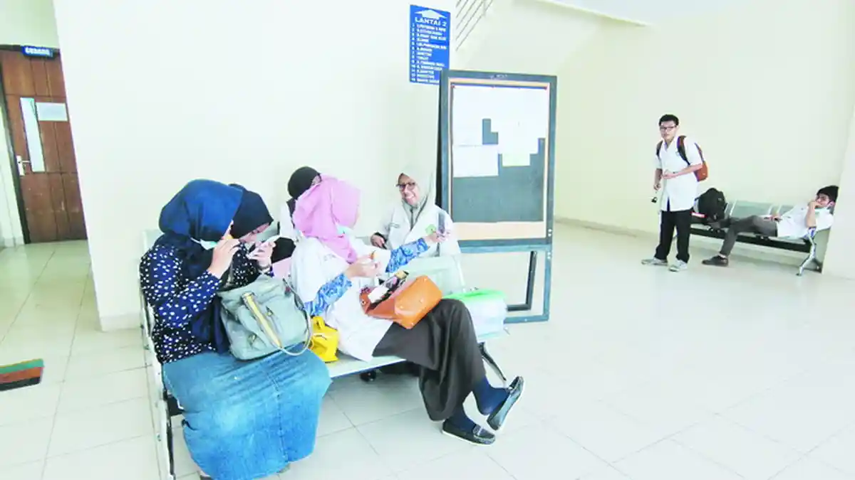 Menunggu Nasib tak Pasti, Dua Mahasiswa Kedokteran Gigi Pindah Kuliah