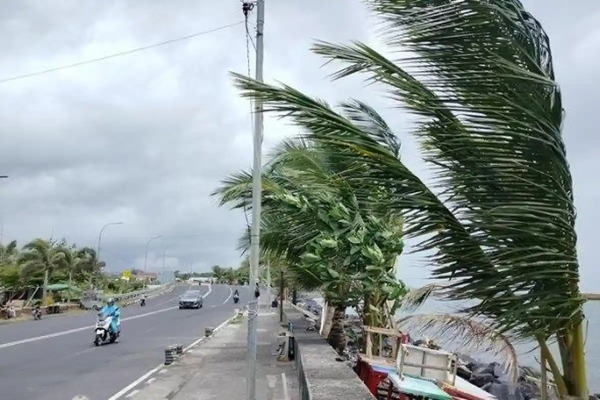 Prakiraan Cuaca Jawa Barat Rabu 19  November 2025, BMKG Keluarkan Peringatan Dini Angin Kencang