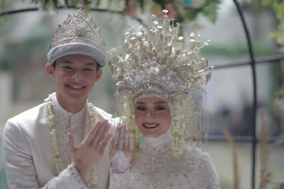 Dinda Hauw Bagikan Momen Malam Pertama Setelah Resmi Menikah dengan Rey Mbayang