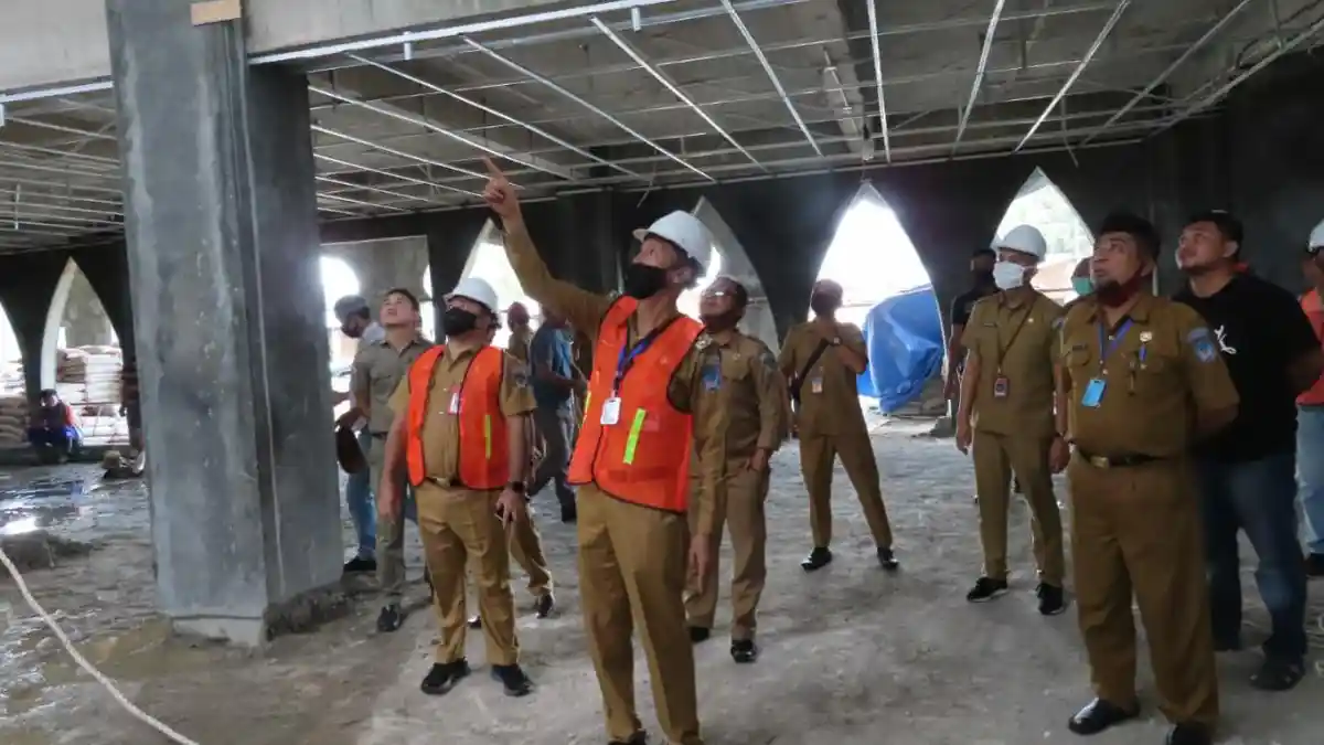 Kamaru Tinjau Pembangunan Islamic Center Bolsel