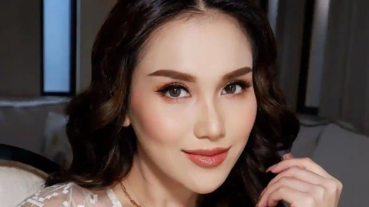 Ayah dan Anak Sempat Sakit, Ayu Ting Ting Bersyukur Kumpul Keluarga saat Lebaran