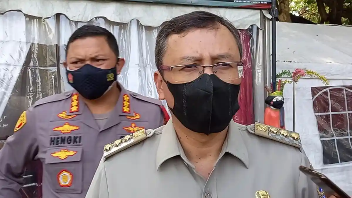 Ratusan Pengunjung Kafe Tanpa Prokes, Pemilik Kelabui dan Kunci Petugas dari Luar