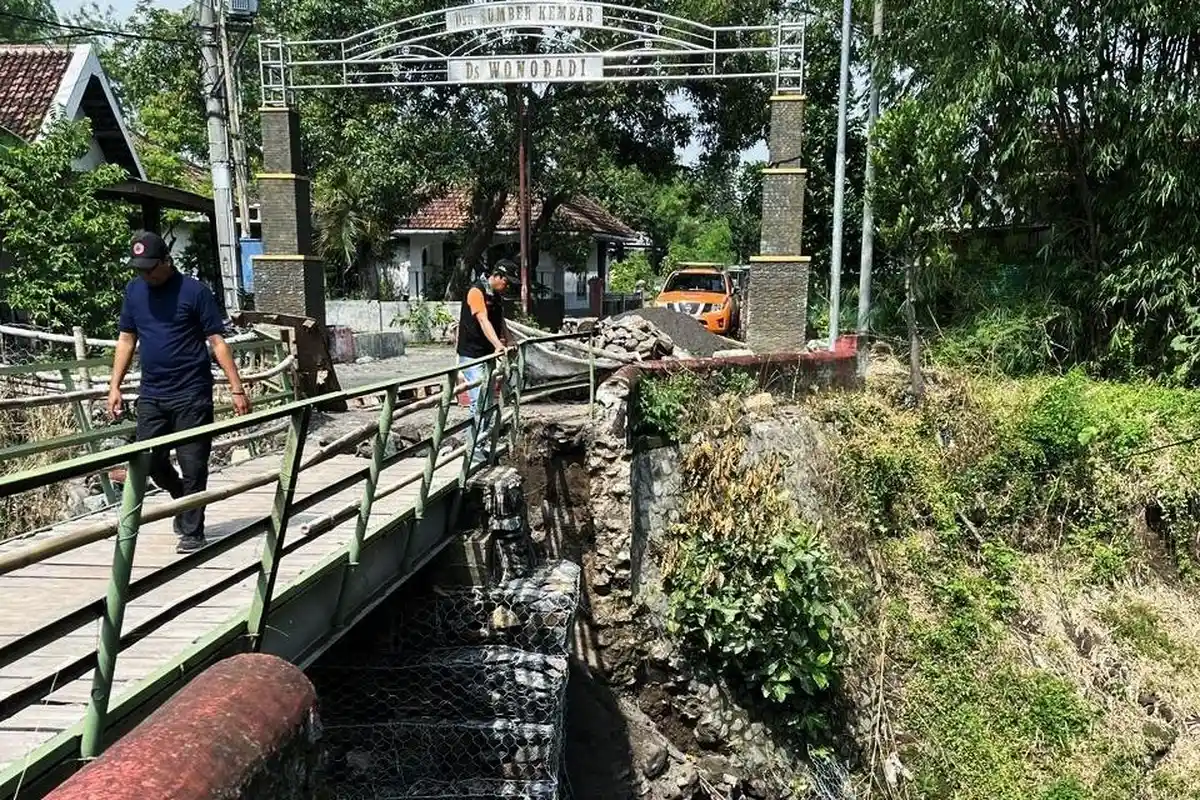 Jembatan Darurat Wonodadi di Kabupaten Mojokerto Rusak Diterjang Luapan Sungai