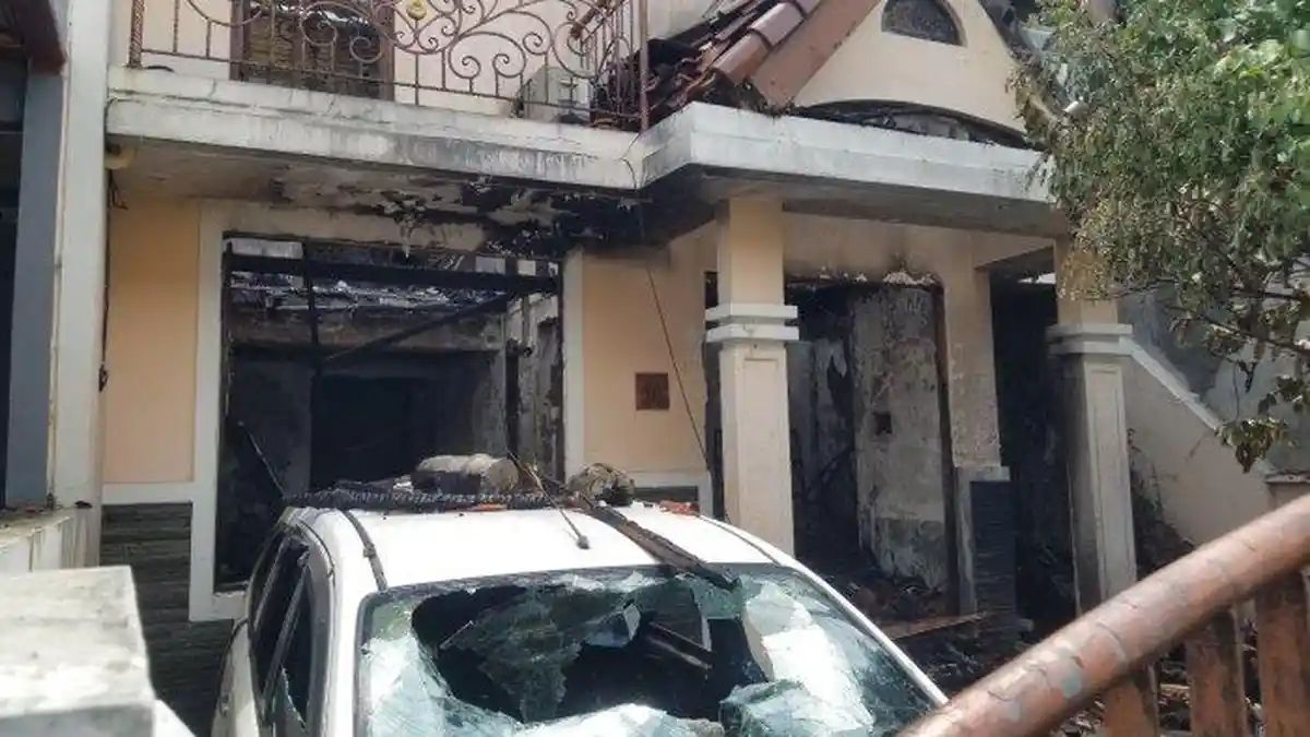 Sekeluarga Tewas Terbakar, Warga Dengar Suara Minta Tolong dalam Kobaran Api, Banyak Ledakan