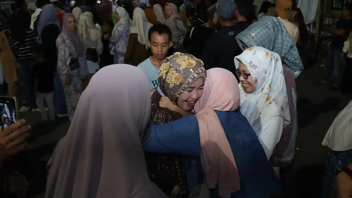 Suka Cita Warnai Kedatangan Kloter Terakhir Debarkasi Makassar di Asrama Haji Sudiang - Tribun-timur.com
