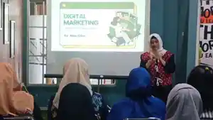 Dosen-Ilmu-Komunikasi-Universitas-Dr-Soetomo-Unitomo-Surabaya-beri-pelatihan-di-Rumah-BUMN.jpg