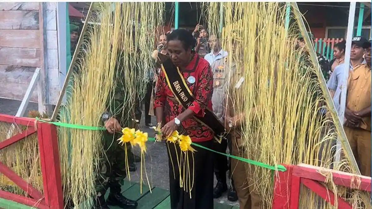 Resmikan Rumah Pintar dan TK Si'mbisa di Agats, Ini Harapan Bunda PAUD Asmat