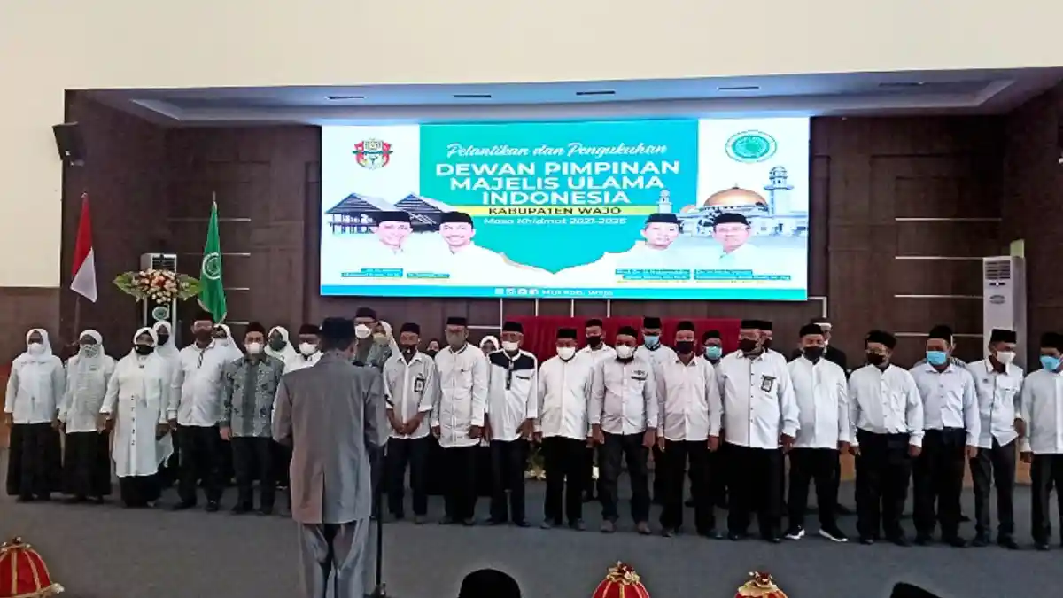 Usai Lantik Pengurus MUI Wajo, Bupati Amran Curhat: Banyak Budaya dan Ritual Masih Diperdebatkan