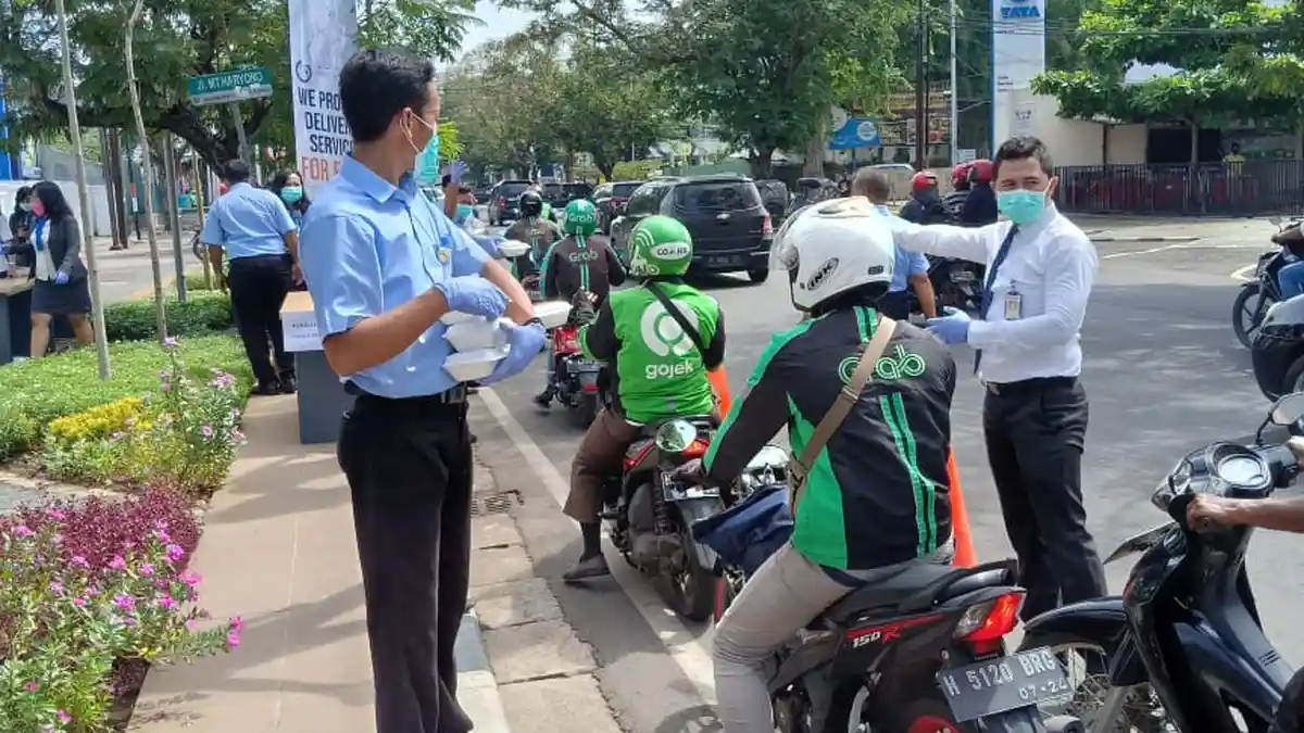 Bank Mayapada Libatkan Nasabah UMKM Dalam Program Bantuan Sosial di Tengah Wabah Virus Corona