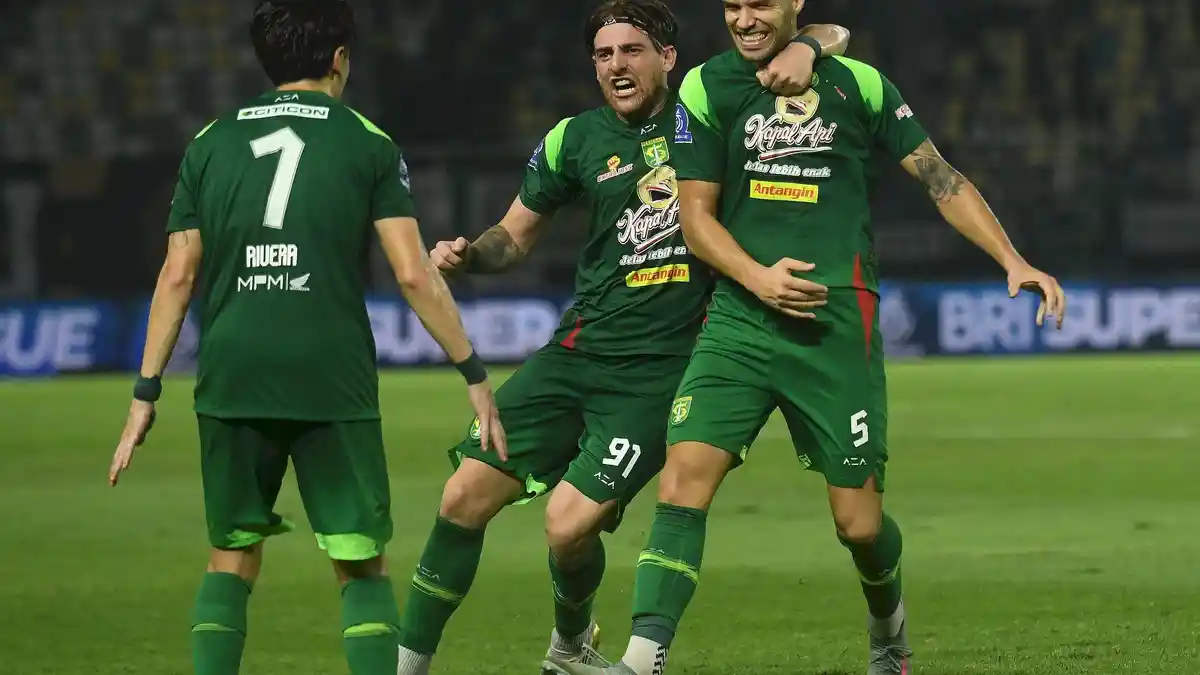 Persebaya Siap Tempur Hadapi PSM Makassar, Perez Bocorkan Strategi: Tidak Man to Man Marking!