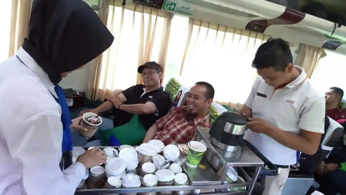 Kabel Listrik KRL Sering Kesambar Petir, Menhub Minta KAI Bentuk Satgas
