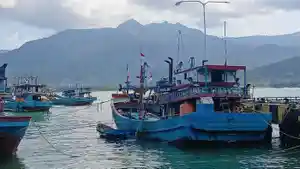 Suasana-Pantai-Prigi-Trenggalek-saat-ini-dengan-harga-BBM-Nonsubsidi-di-angka-Rp-30550.jpg