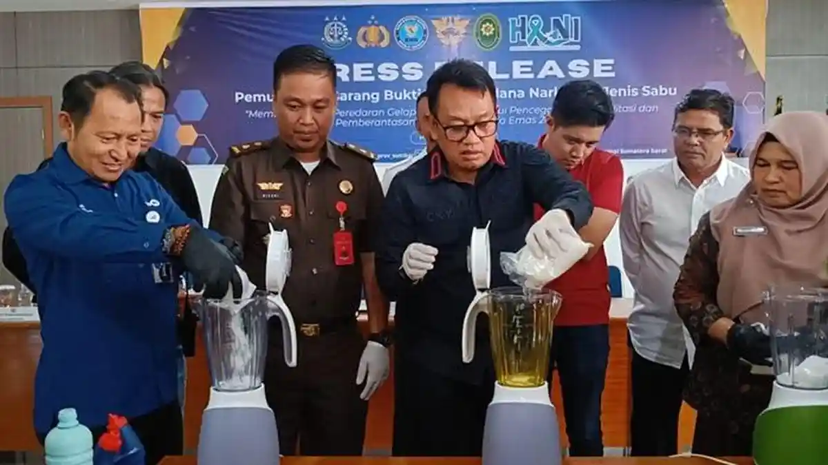 BNNP Sumbar Musnahkan 1.714,64 gram Barang Bukti Sabu Hasil Penangkapan di Bukittinggi
