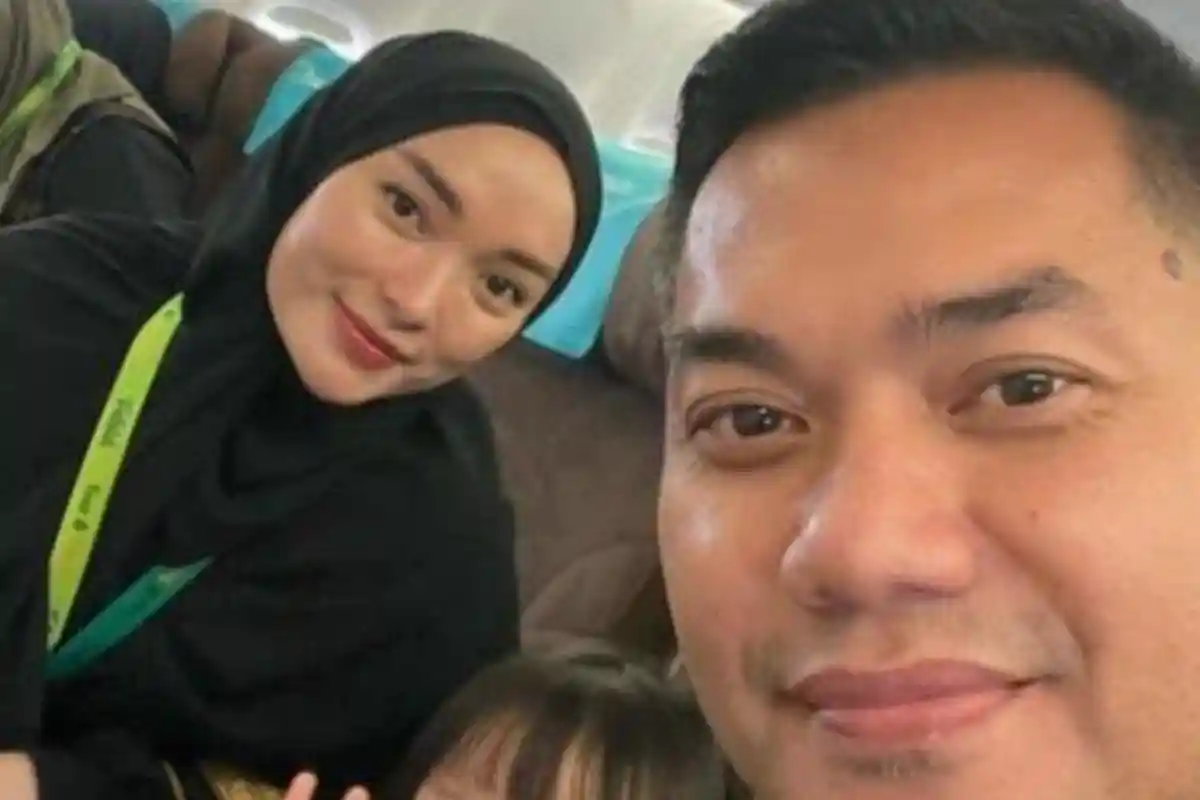 Zaskia Gotik Mantab Berhijab Sepulang Umroh, Suami Kini Larang Sang Pedangdut Nyanyi Lagi