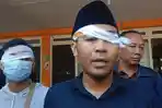 aksi-tutup-sebelah-mata-eks-panwascam-pati.jpg