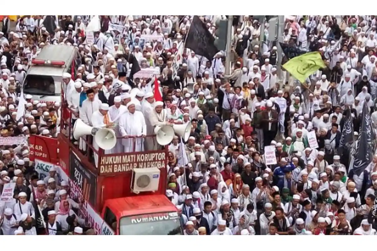 Rizieq Shihab Pimpin Demo FPI ke Mabes Polri