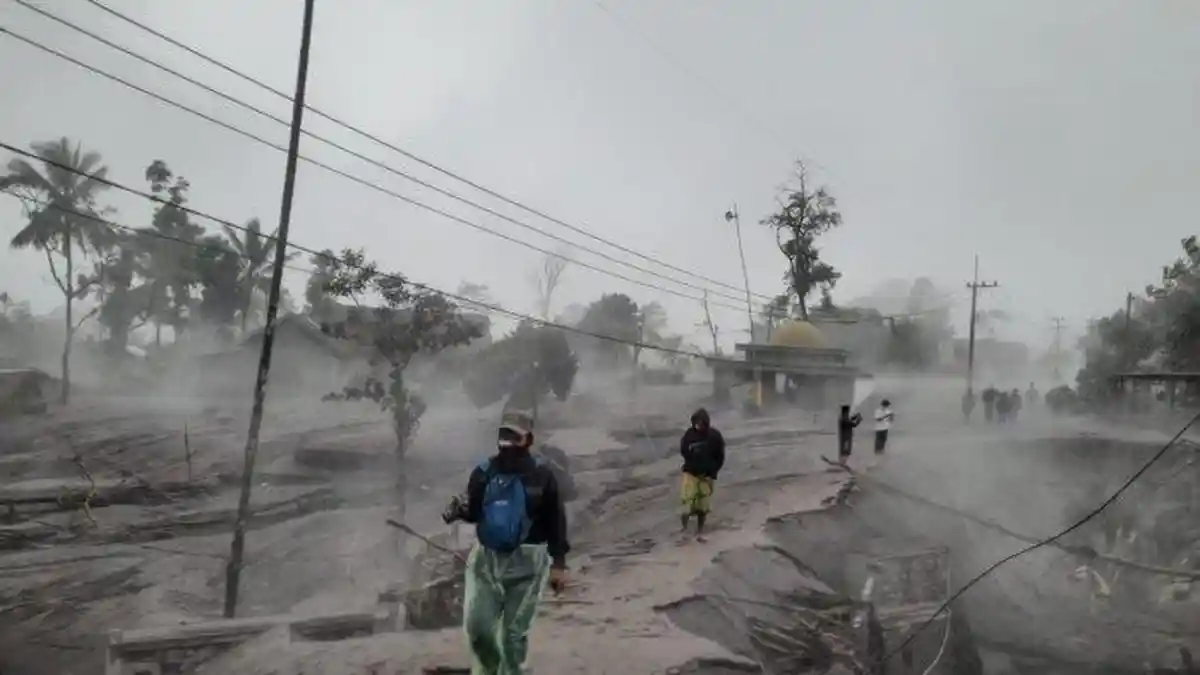 Masuk Daftar Gunung Berapi di Indonesia, Ini Riwayat Erupsi Semeru sejak Tahun 1818