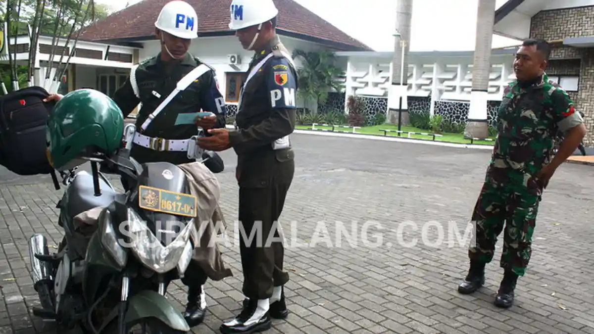 GALERI FOTO - Razia Polisi Militer di Kota Malang