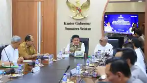 H-Herman-Deru-menerima-kunjungan-7-orang-peserta-didik-Praktik-Kerja-Dalam-Negeri-PKDN.jpg