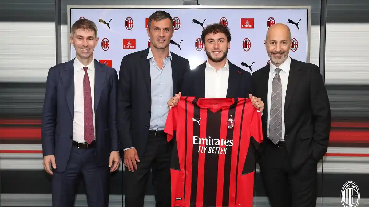 AC Milan Tak Mau Kehilangan Pemain Lagi, Rossoneri Amankan Masa Depan Calabria