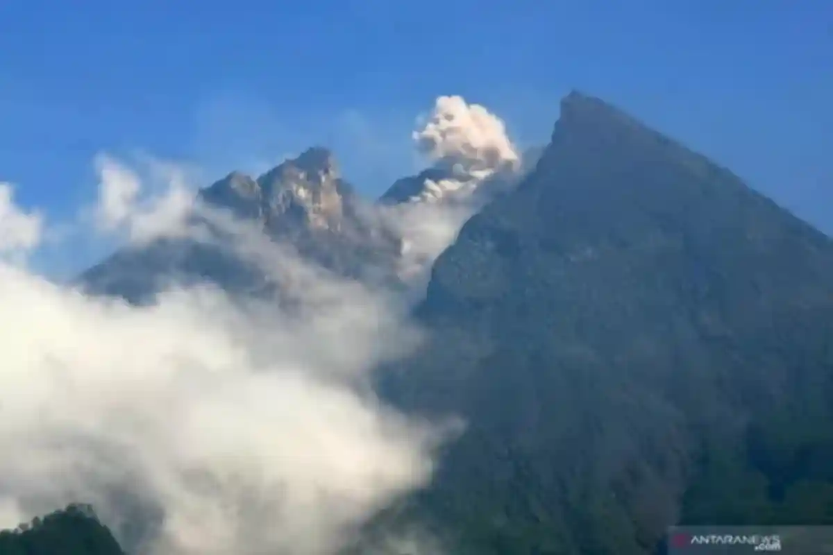 Gunung Merapi Mengalami 46 Kali Gempa Guguran di Awal Pekan, Sleman Perpanjang Tanggap Darurat