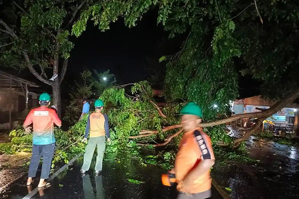 Semalam, Volume Air di Saluran Induk Jalan Sudirman Langsa Meninggi