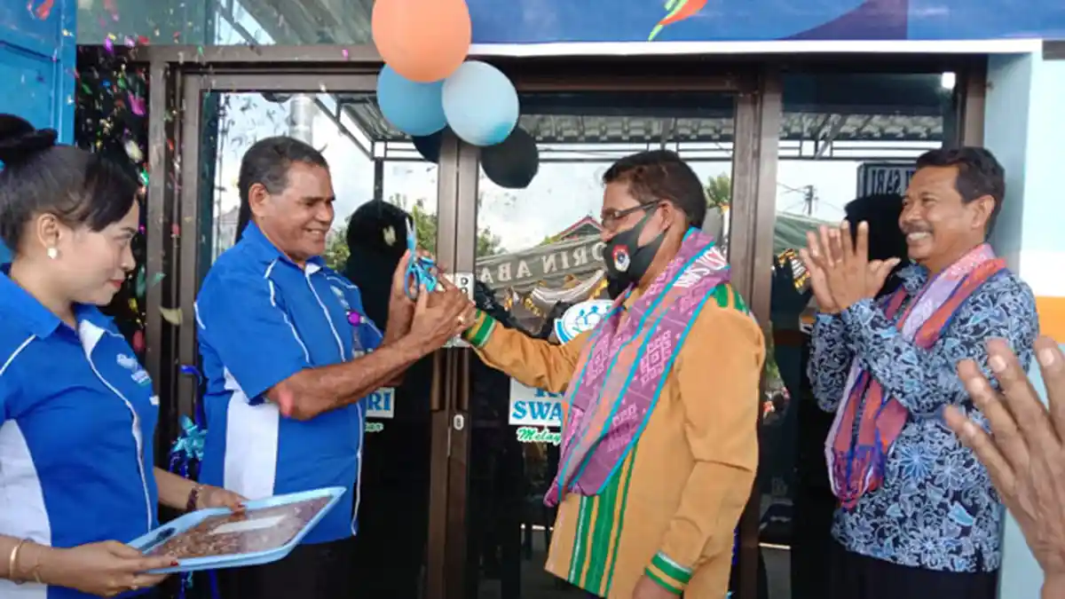 Ini Pesan Romanus Woga Saat Peresmian Kantor Kopdit Swasti Sari Cabang Lembata