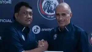Fernando-Valente-diumumkan-sebagai-pelatih-Arema-FC.jpg