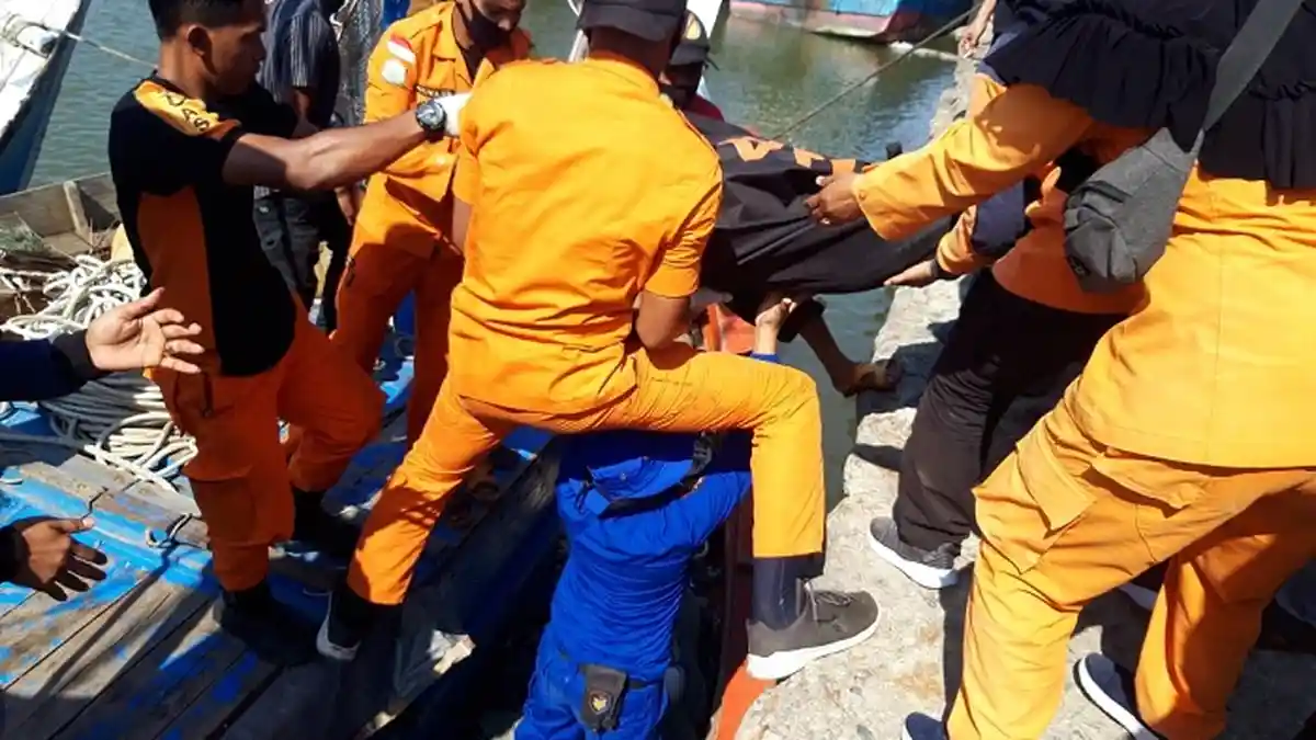 ABK KM Rahmat Laot Meninggal di Laut Karena Sakit