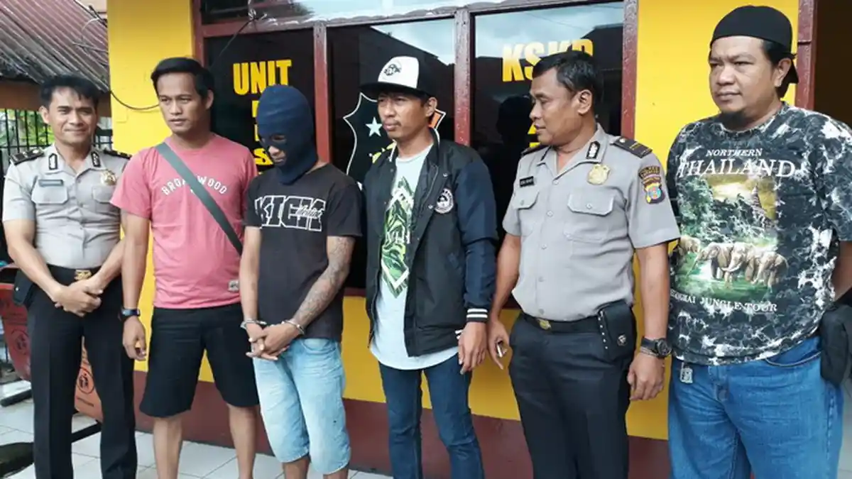 Pria Bertato Ditangkap, Ditemukan Ada 43 Bungkus Sabu-Sabu Siap Edar