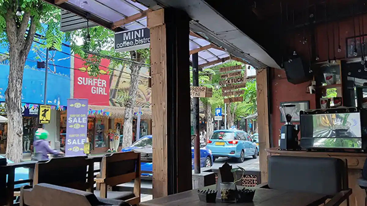 TRIBUN WIKI : 5 Rekomendasi Tempat Ngopi di Jalan Raya Legian