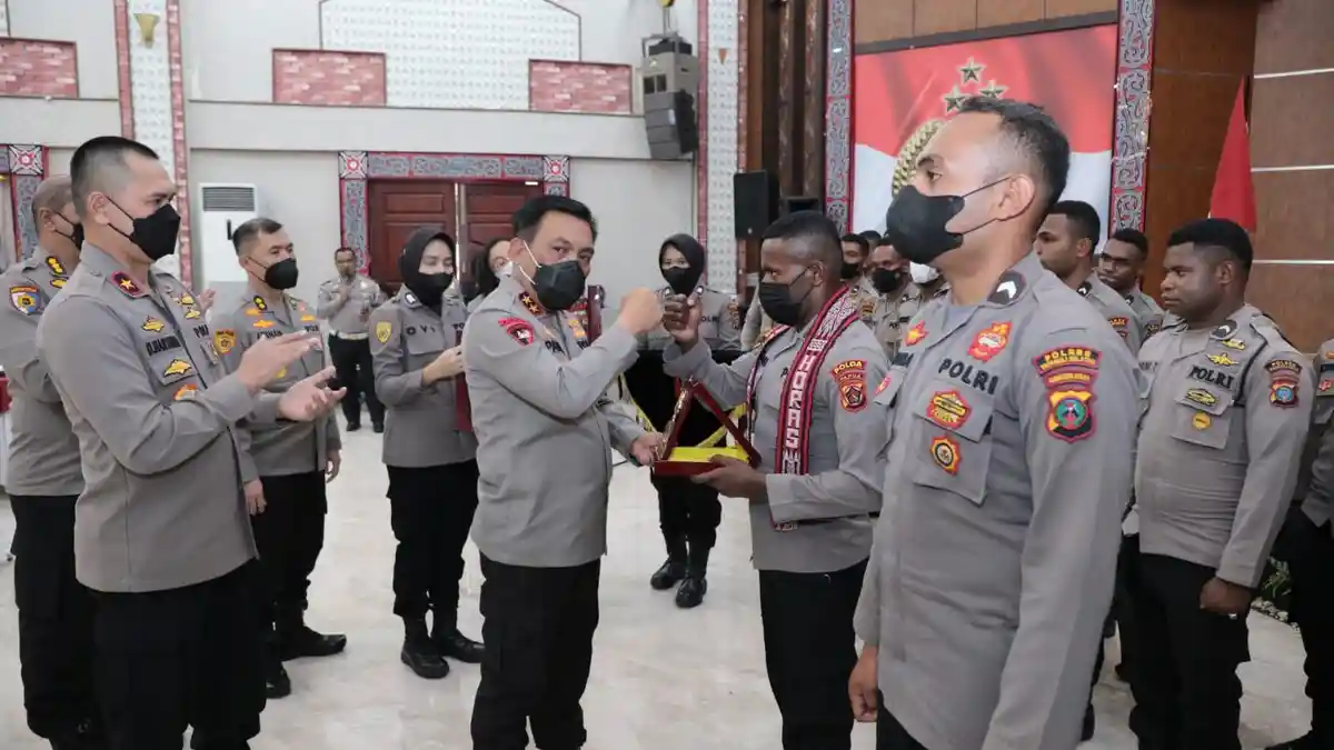 Kapolda Sumut Lepas 30 Bintara Noken Kembali ke Papua