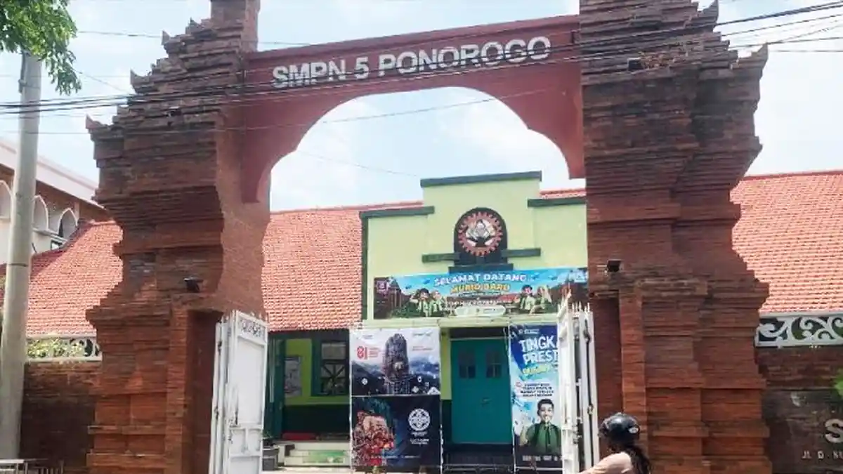Rencana Iuran Rp240 Juta di SMPN 5 Ponorogo Viral, Wali Murid Tolak ...