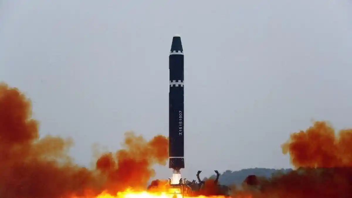 Rudal Monster Korea Utara Melesat Sejauh 1000 Km ke Laut Jepang, Kim ...