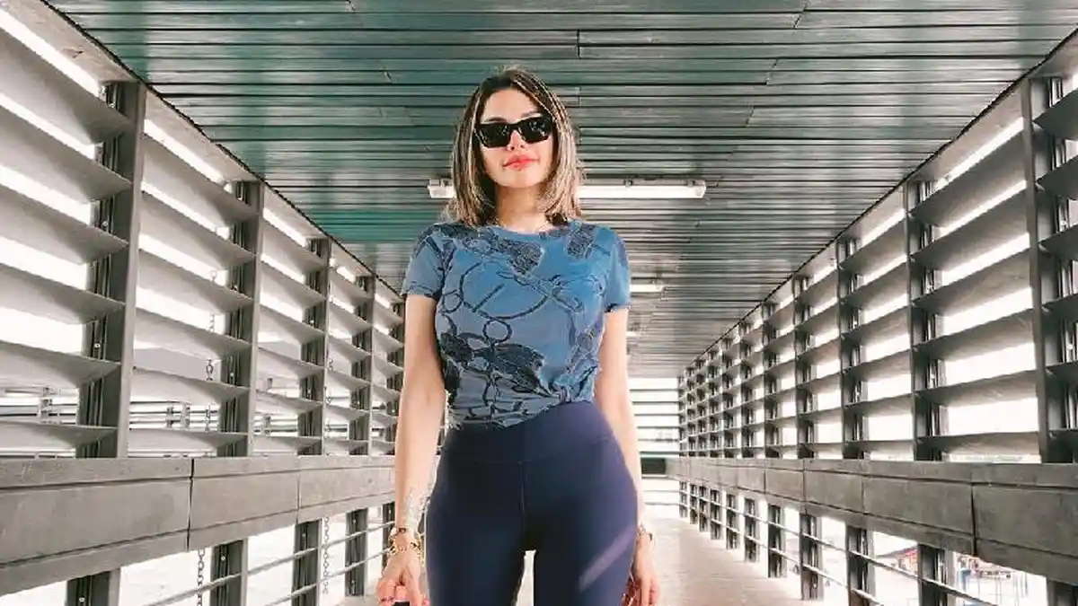 Berurai Air Mata, Nikita Mirzani Menyesal Tidak Dari Dulu Gandeng Shopee Live Biar Makin Cuan