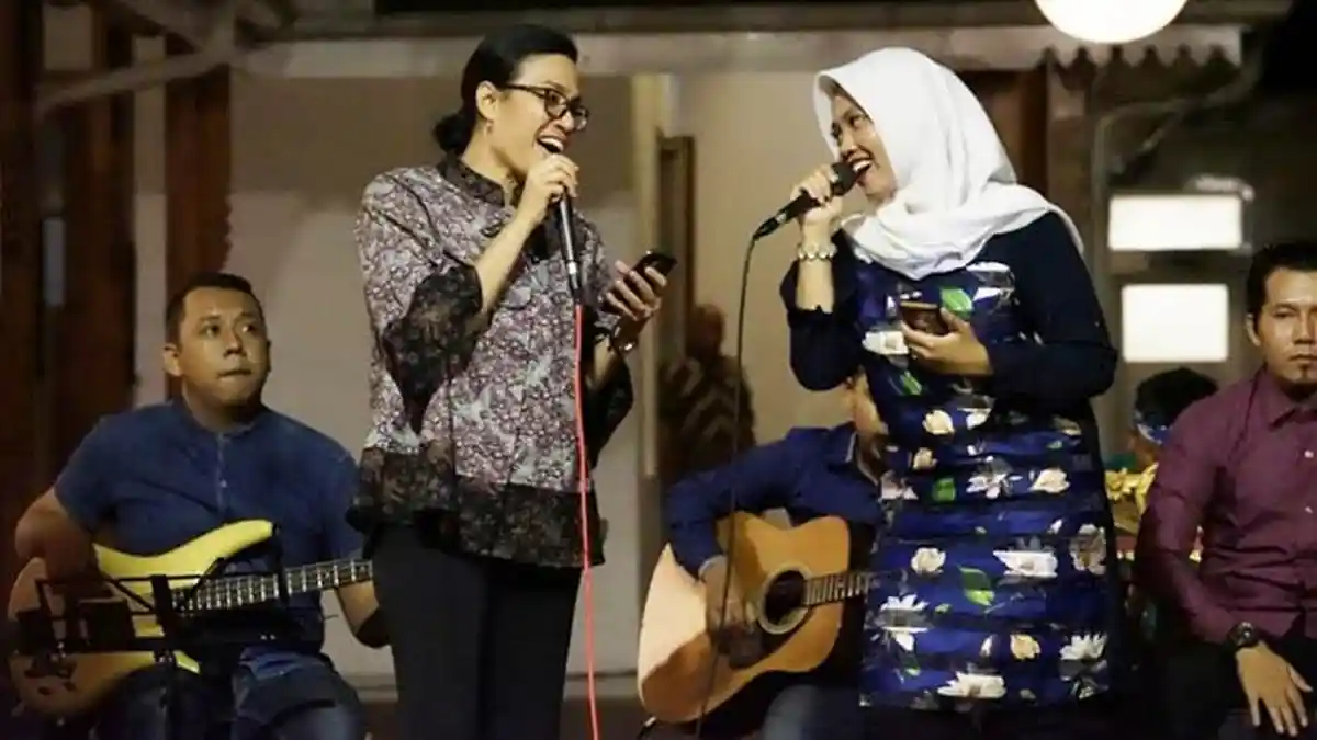 Menkeu Sri Mulyani Bawakan Endless love‎ di Banyuwangi