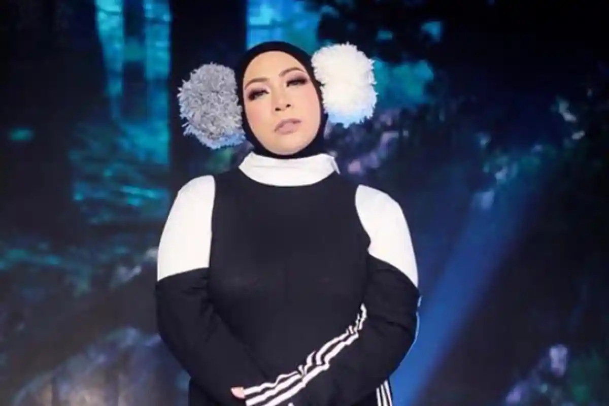 Lirik Lagu dan Kunci (Chord) Gitar 'Ketika Cinta Bertasbih' - Melly Goeslaw feat Amee, Nada Dasar Dm