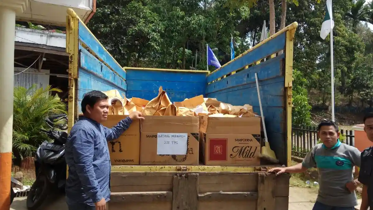 Pilkada Kota Jambi - Distribusi Logistik Kota Gunakan Dua Mobil