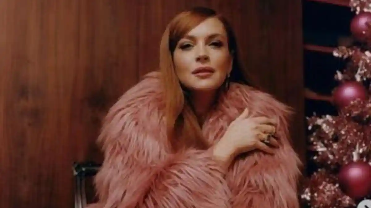 Lirik Lagu dan Terjemahan Rumors - Lindsay Lohan: I'm Tired of Rumors, Rumors