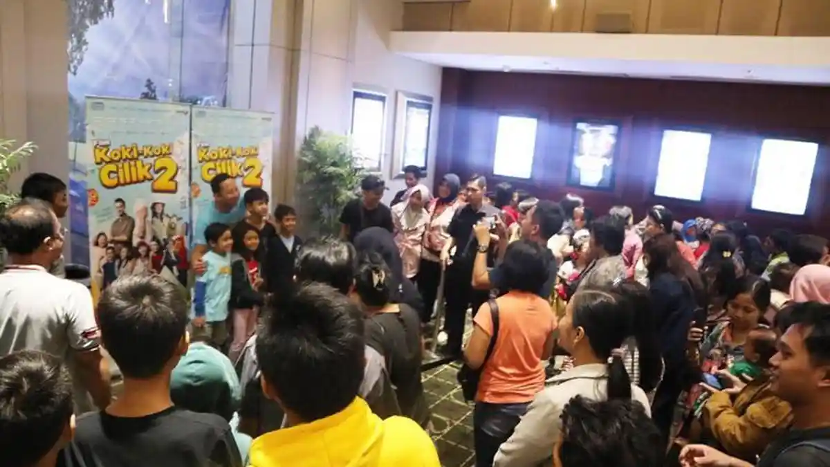 Keseruan Screening Film Koki Koki Cilik 2 di Surabaya, Adhiat dan Marcello Kasih Kejutan