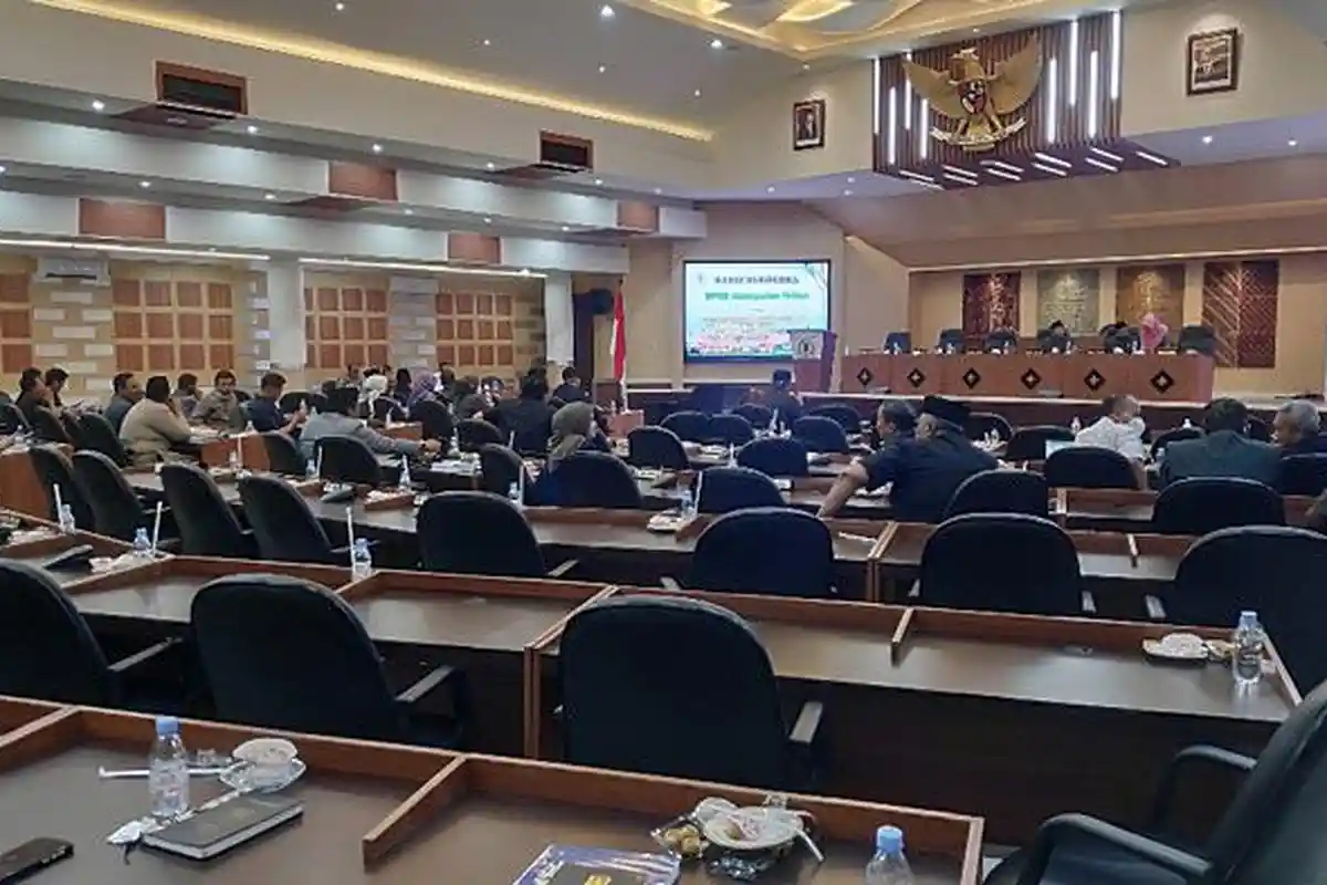 Rapat Paripurna di DPRD Tuban Batal Akibat Fraksi PKB Kompak Absen, Begini Reaksi Bupati Lindra