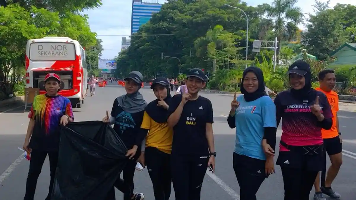 Relawan Appi-Cicu Canangkan Program Makassar Sehat di CFD, Yuk Intip Item Kegiatannya - komunitas-makassar-sehat-menggelar-sejumlah-kegiatan-di-kawasan-car-free-day_20180304_163458.jpg