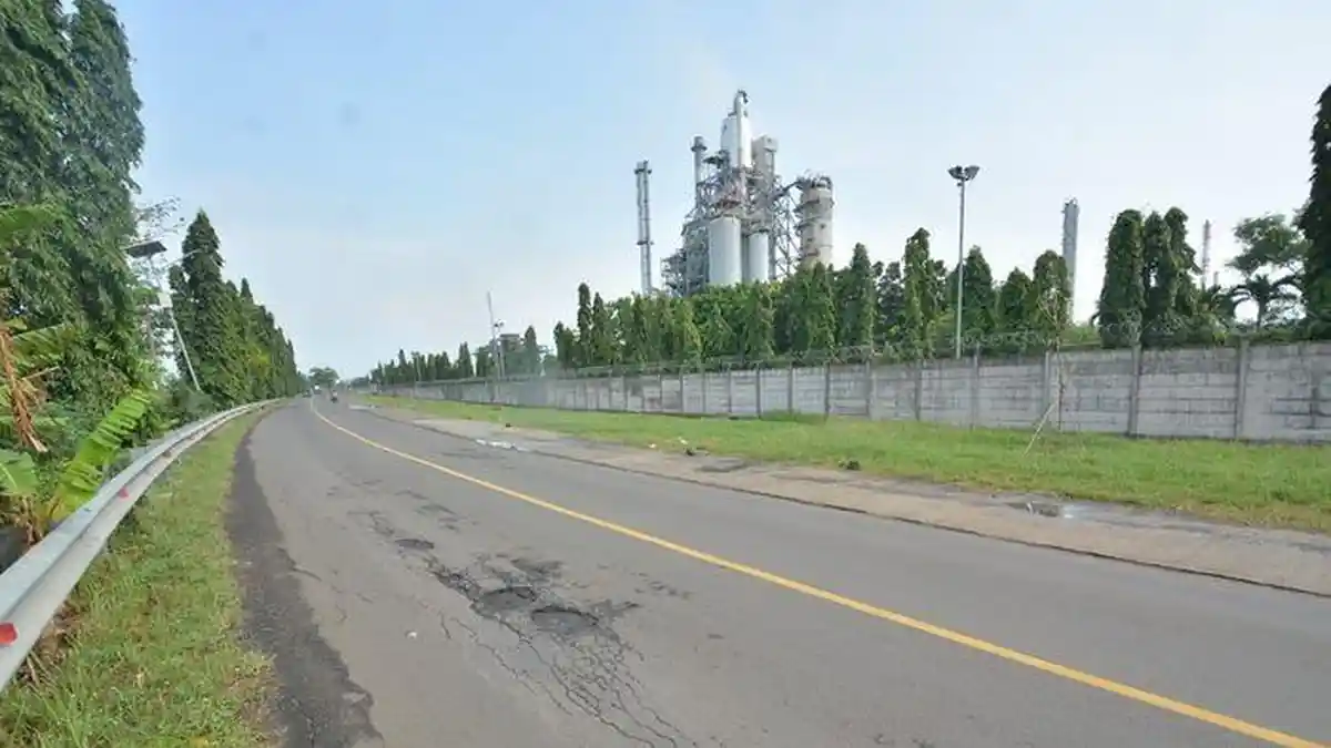 Jalan Raya Depan Kilang Pertamina Balongan di Indramayu Akan Ditutup Saat Pembuatan Buffer Zone