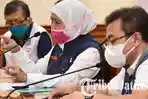 gubernur-jawa-timur-khofifah-indar-parawansa-saat-konferensi-pers-tentang-penyebaran-virus-corona.jpg