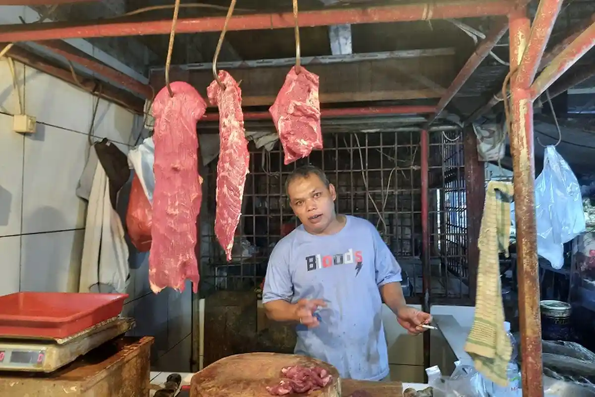 Pedagang di Pasar Parung Berharap Harga Daging Sapi Turun Jelang Ramadan
