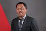 Karier-Johanis-Pilat-dimulai-pada-tahun-1998-sebagai-sopir-di-Kantor-Camat.jpg
