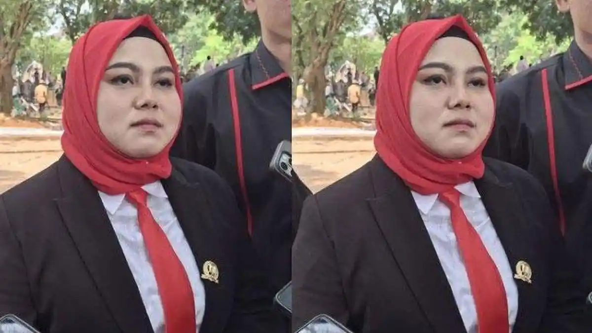 Sering Nangis karena Dicemooh Warga, Penjual Seblak ini Kini Berhasil Jadi Anggota DPRD, Ortu Bangga