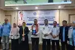 Kendari-Preneur-Anugerahi-Sulkarnain-Kadir-Sebagai-Bapak-UMKM-Sinergi-Terus-Kembangkan-Pendampingan.jpg