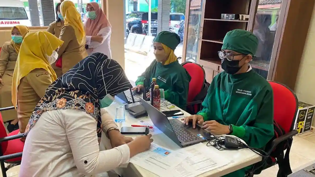 Tenaga Kesehatan di Kota Kediri Mulai Mendapatkan Vaksinasi Covid-19 Dosisi Keempat
